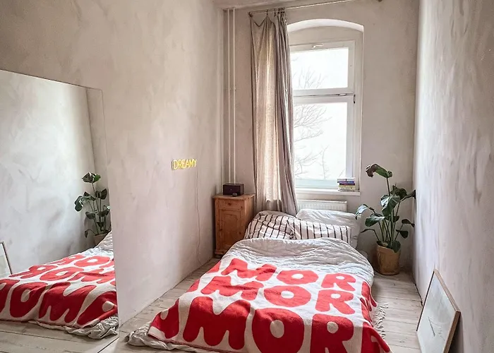 Beautiful 3 In Center