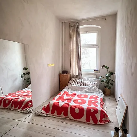 Beautiful 3 In Center